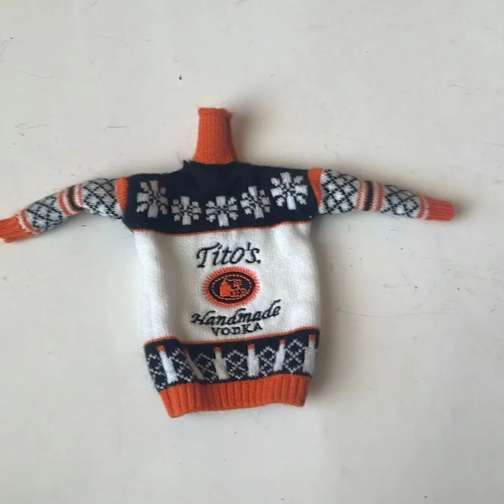 Beer Bottle Koozie Insulator Sweater Knit Tito’s Handmade Vodka